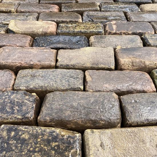 V17, oude Gebakken Klinkers, Keiformaat genuanceerd