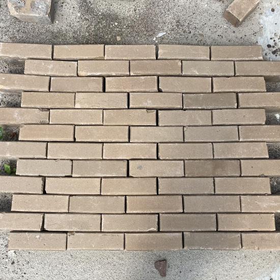 P024, Oude Gebakken Klinkers, ABC-Klinkers, Dikformaat, Geel-Brons