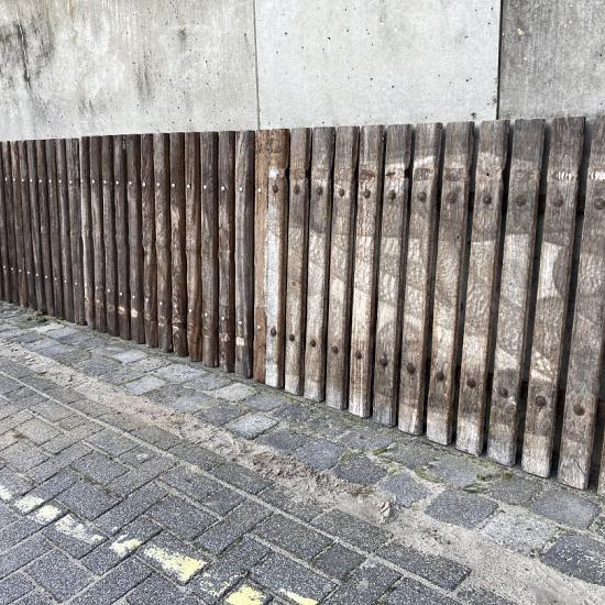 Hardhouten hekken, stalroosters, afrastering, tuin of weide omheining