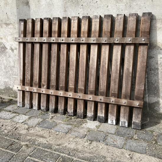 Hardhouten hekken, stalroosters, afrastering, tuin of weide omheining