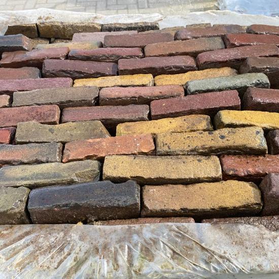 P028, Oude Gebakken Klinkers, Waalformaat, Genuanceerd