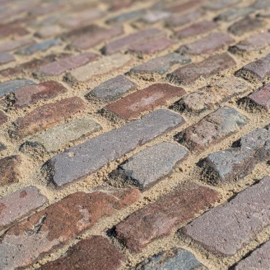 V40, Oude Gebakken Klinkers, Breukwaal, Ongelijke Lengtes
