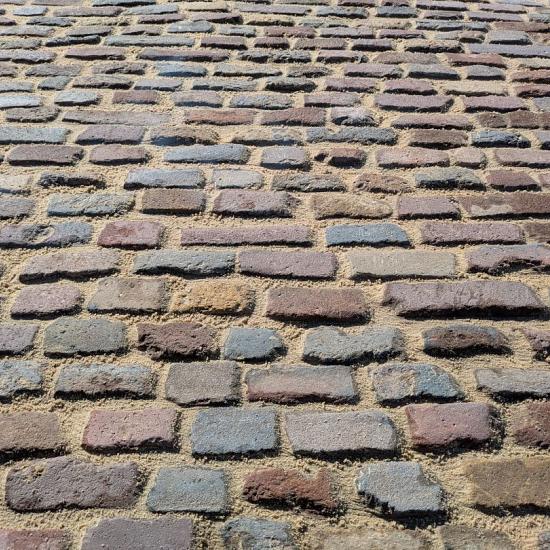 V33, Oude Gebakken Klinkers, Breukwaal, Ongelijke Lengtes