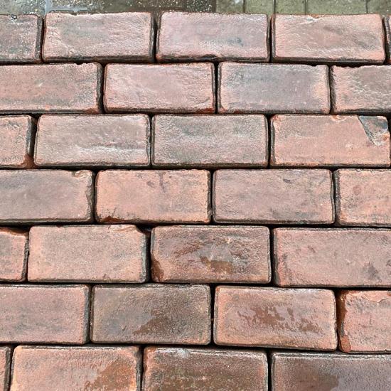 P026, Oude Gebakken Klinkers, Platkeiformaat, Rood-Bruin