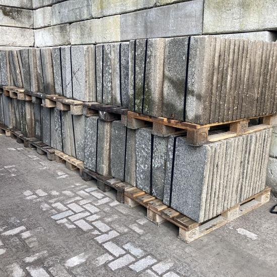 P025, Gebruikte Betontegels 40x60cm