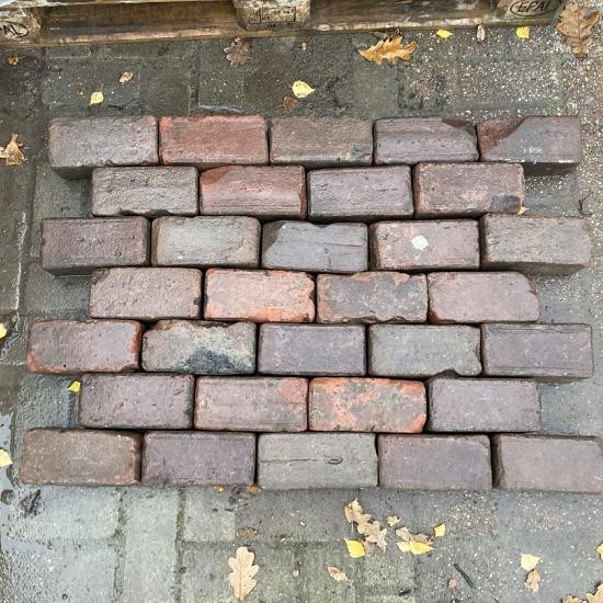 P081, Oude Gebakken Klinkers, Keiformaat, Rood-Bruin