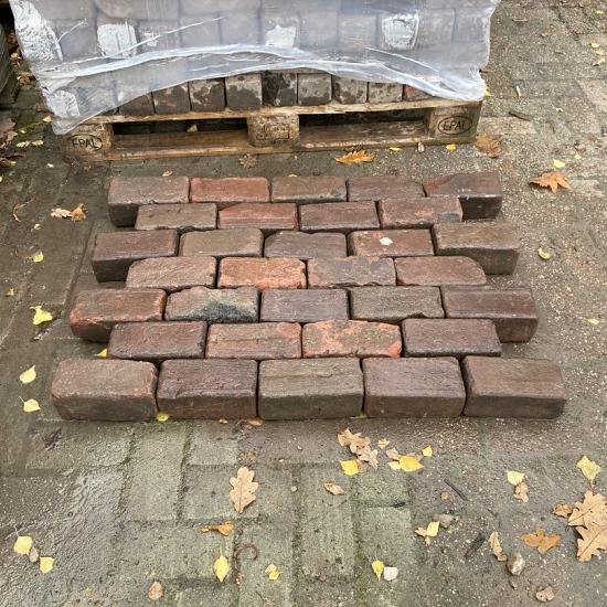 P081, Oude Gebakken Klinkers, Keiformaat, Rood-Bruin