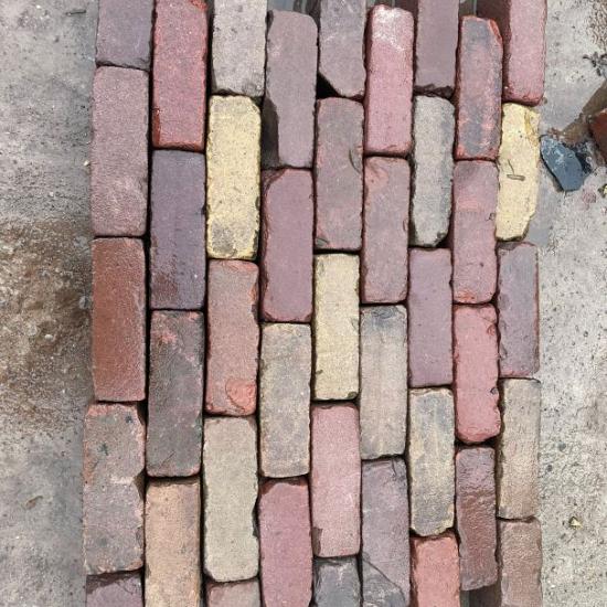 V38, Oude gebakken klinkers, Dikformaat genuanceerd