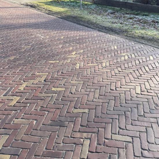 V30 Oude gebakken klinkers, Dikformaat rood-paars genuanceerd