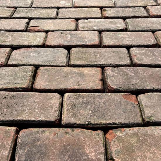 P014, Oude Gebakken Klinkers, Platkeiformaat, Rood-Bruin