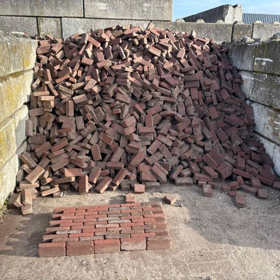 V53C, Oude Walen, Strak Rood-Bruin