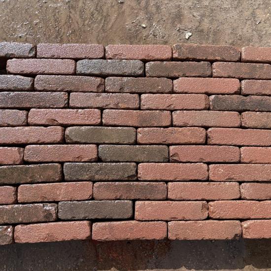 V53C, Oude Walen, Strak Rood-Bruin