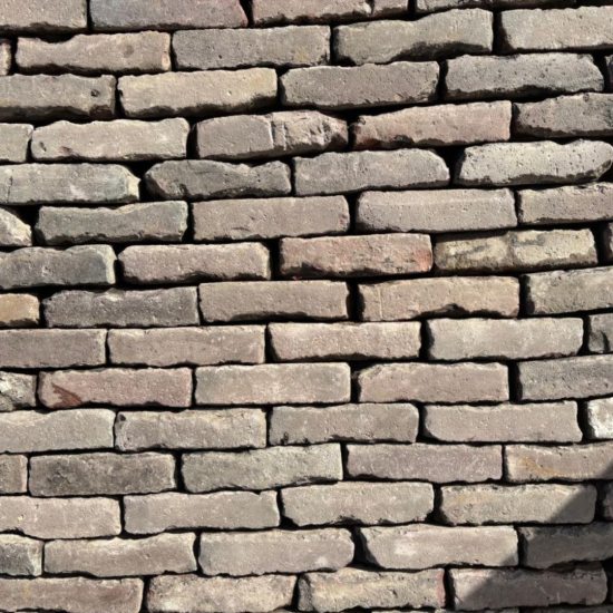 P004, SBP45 Oude gebakken klinkers, Waalformaat rood-paars op pallet