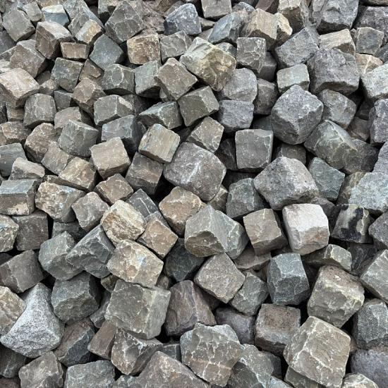 V19, Natuursteen, Genuanceerd