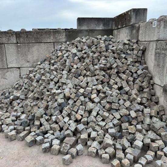 V66, Granietkeitjes, Natuursteenkeitjes, Portugees Graniet