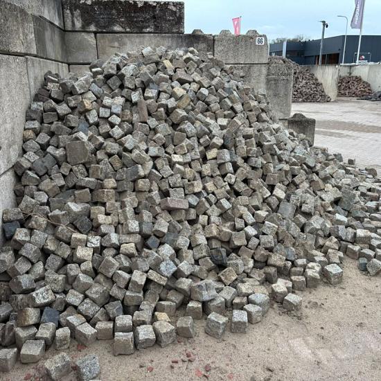 V66, Granietkeitjes, Natuursteenkeitjes, Portugees Graniet