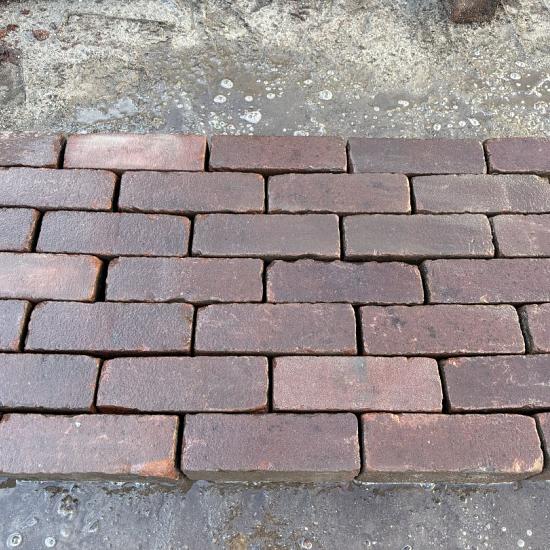 V38, Oude gebakken klinkers, Dikformaat Rood-bruin