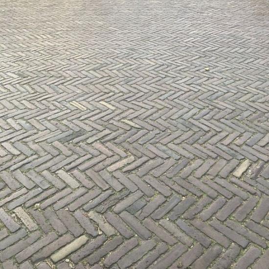 V63, Oude gebakken waaltjes, rood-paars gen.