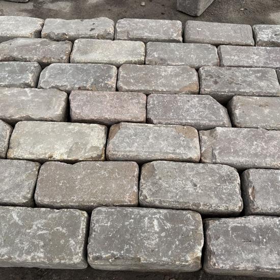 V02, Oude gebakken klinkers, Keiformaat genuanceerd