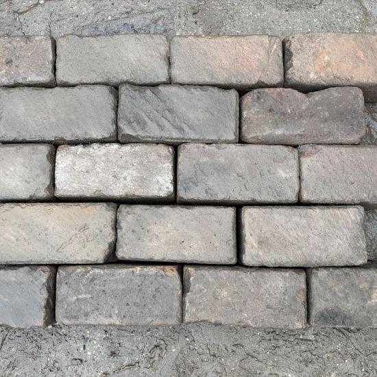 V18, Oude Gebakken Klinkers, Keiformaat, Genuanceerd