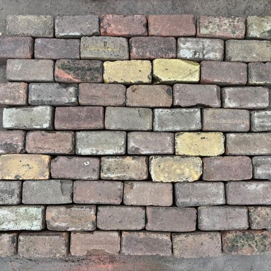 V62, Oude gebakken klinkers, Keiformaat, Genuanceerd