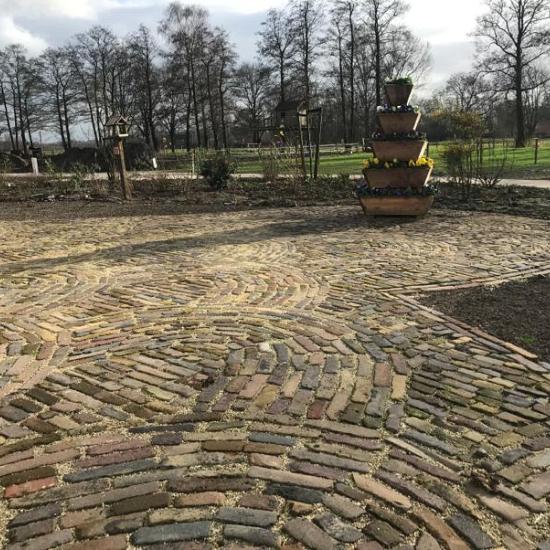 V40, Oude Gebakken Klinkers, Breukwaal, Ongelijke Lengtes