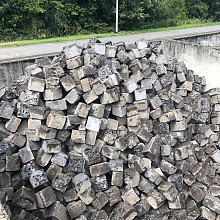 V09, Koperslakkeien, Basalt