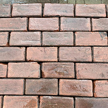 P026, Oude Gebakken Klinkers, Platkeiformaat, Rood-Bruin
