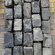 V113 Wensc Natuursteen keien Basalt