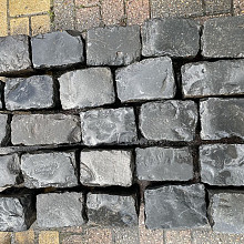 V113 Wensc Natuursteen keien Basalt